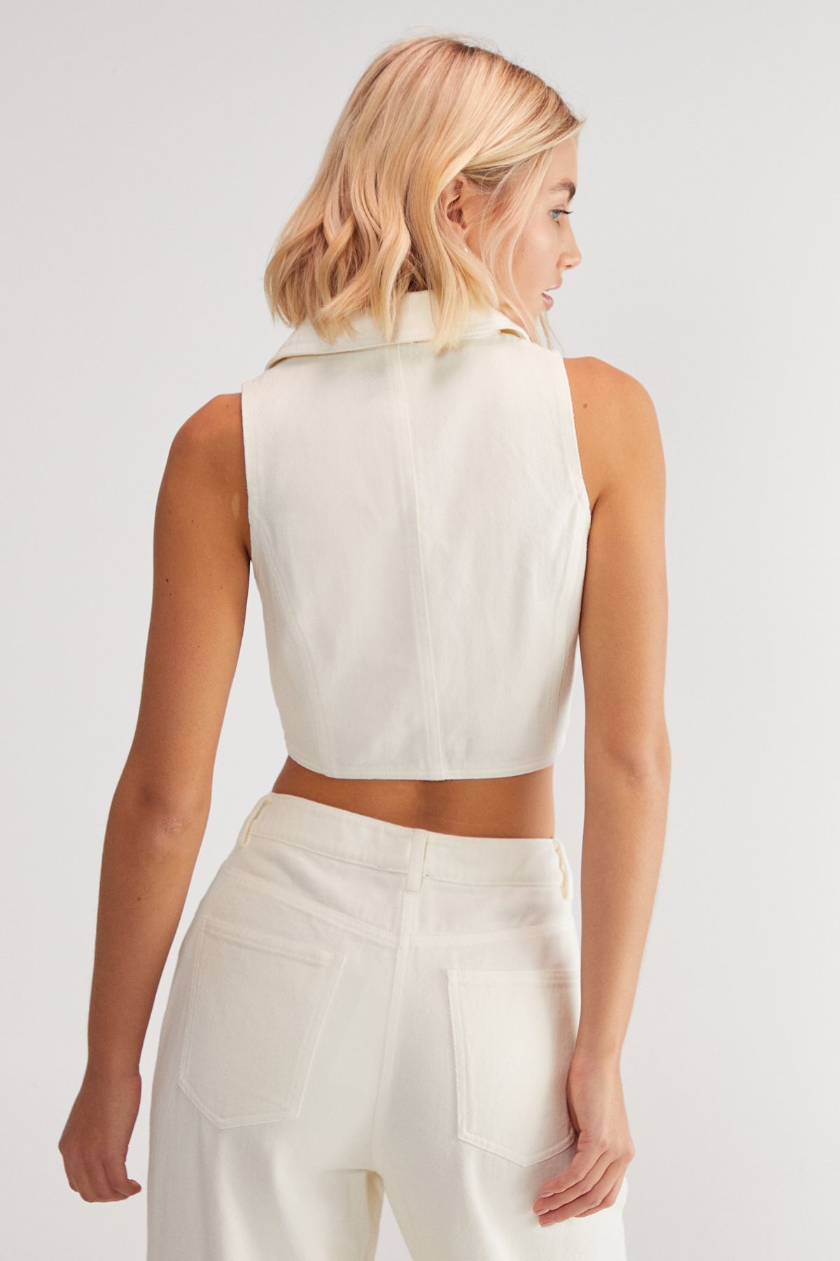 https://mediahub.prettylittlething.com/bgg25492_ecru_xl_3
