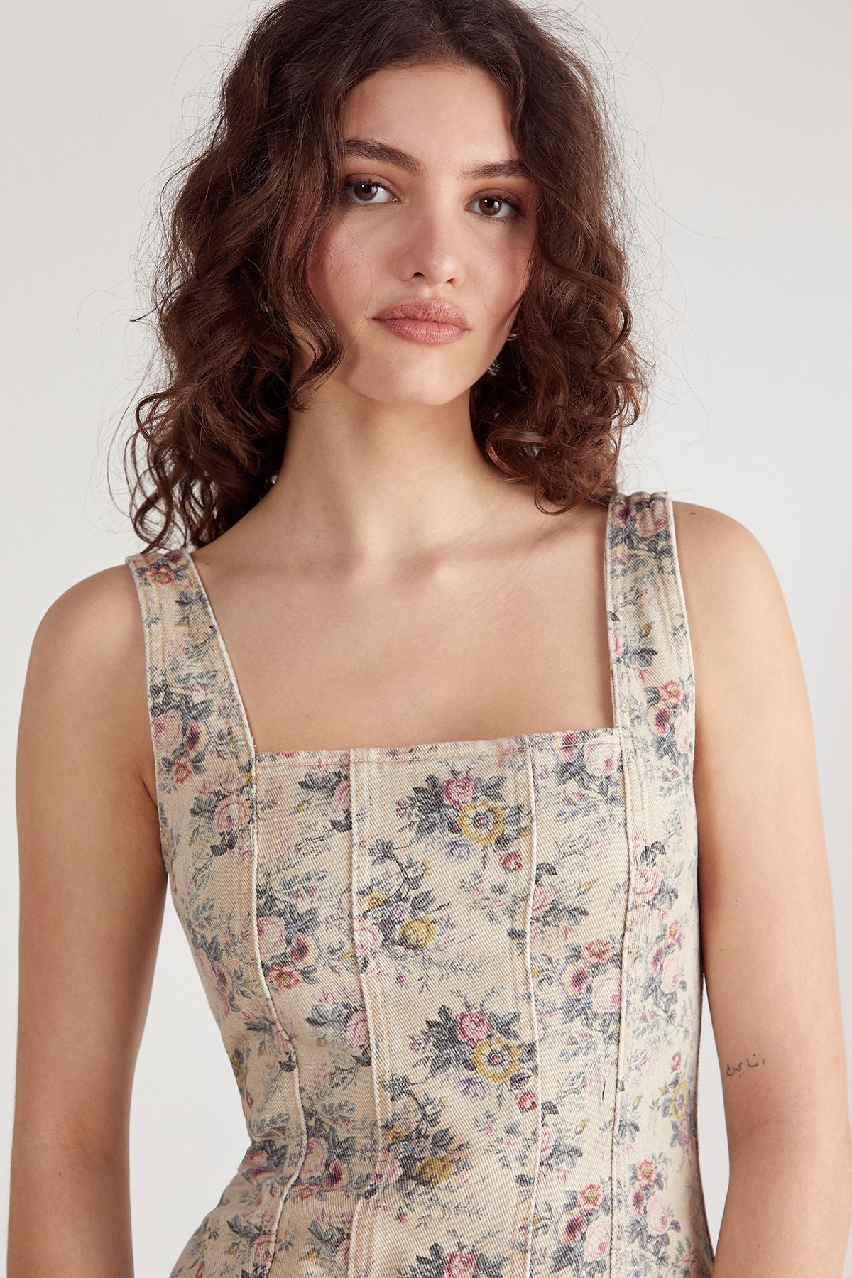 https://mediahub.prettylittlething.com/bgg25920_multi_xl_3