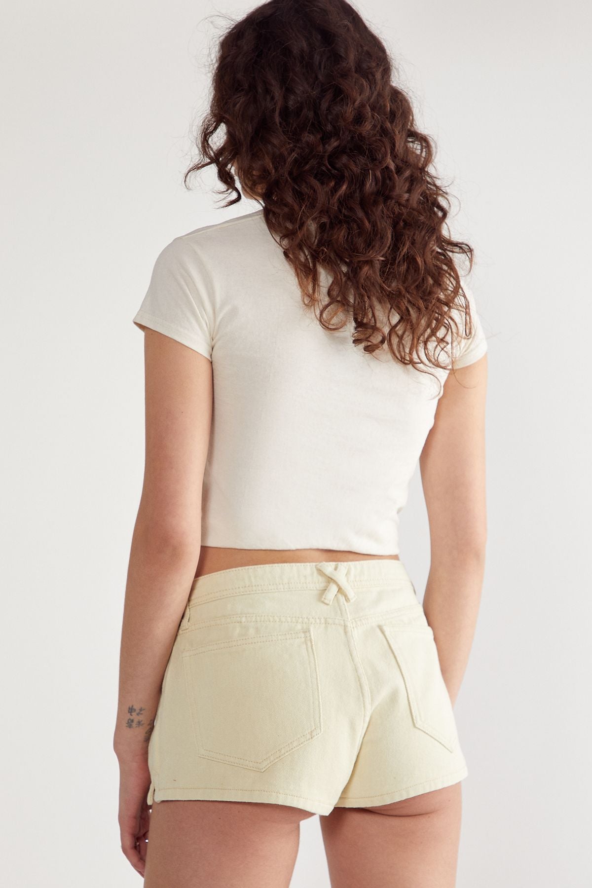 https://mediahub.prettylittlething.com/bgg25929_lemon_xl_3