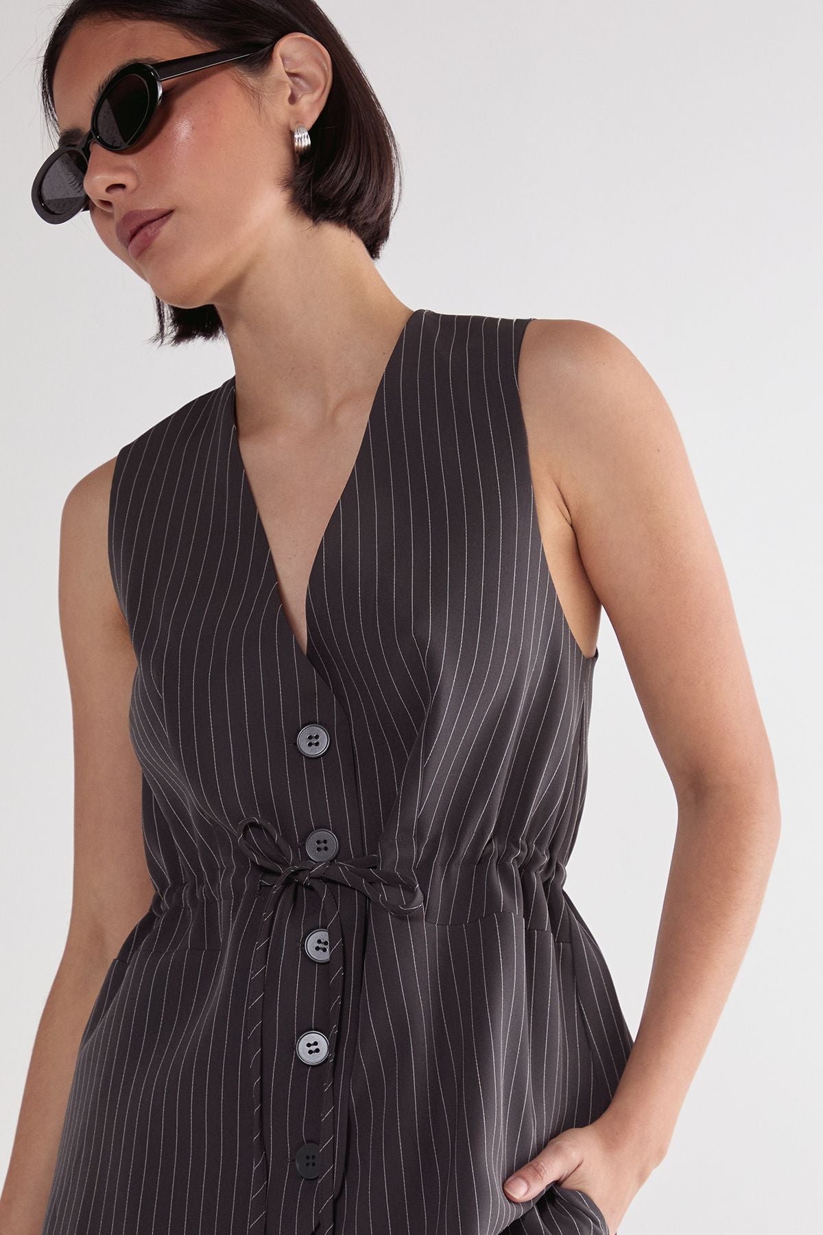 https://mediahub.prettylittlething.com/bgg26875_grey_xl_4