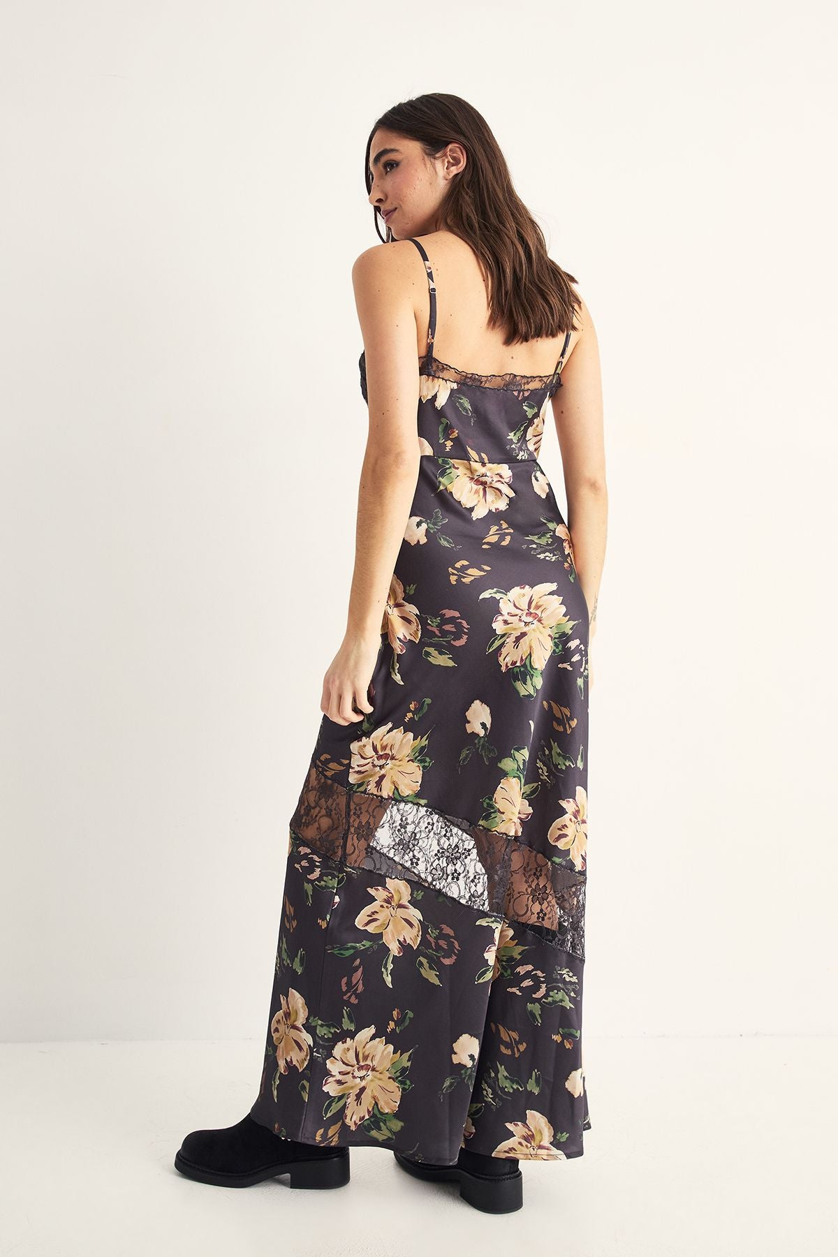 https://mediahub.prettylittlething.com/bgg27617_black_xl_3