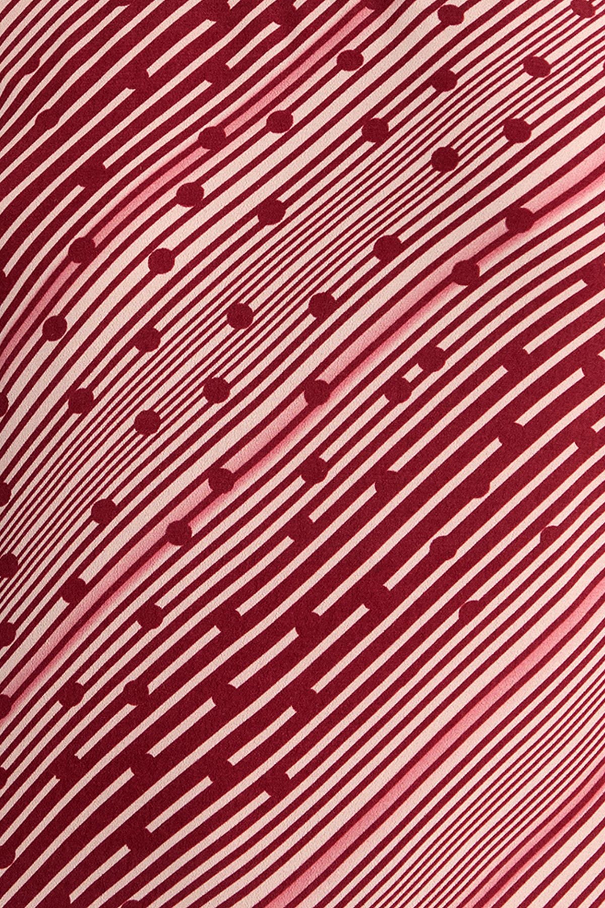 https://mediahub.prettylittlething.com/bgg27848_red_xl_4