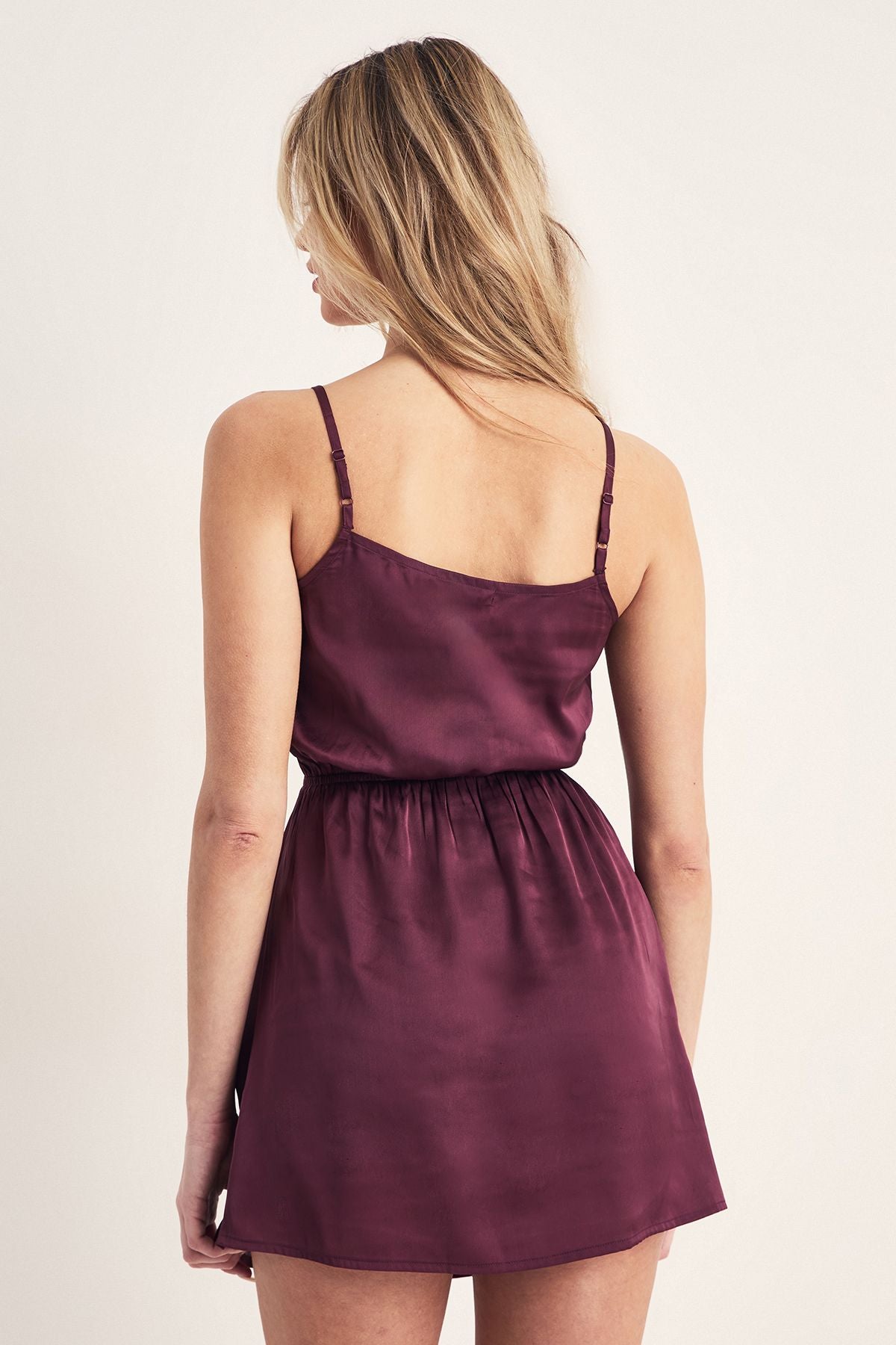 https://mediahub.prettylittlething.com/bgg27925_plum_xl_3