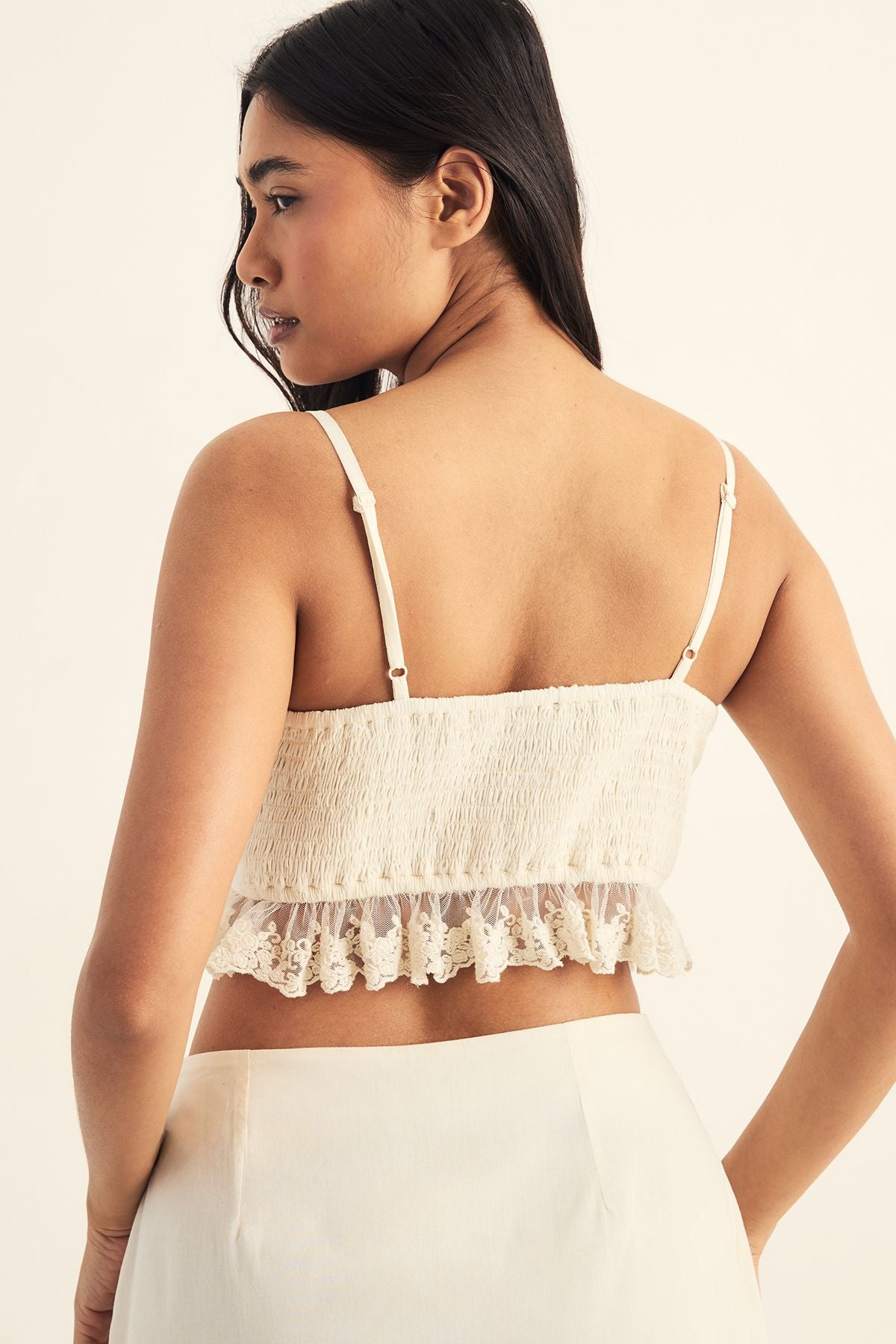 https://mediahub.prettylittlething.com/bgg28289_cream_xl_3