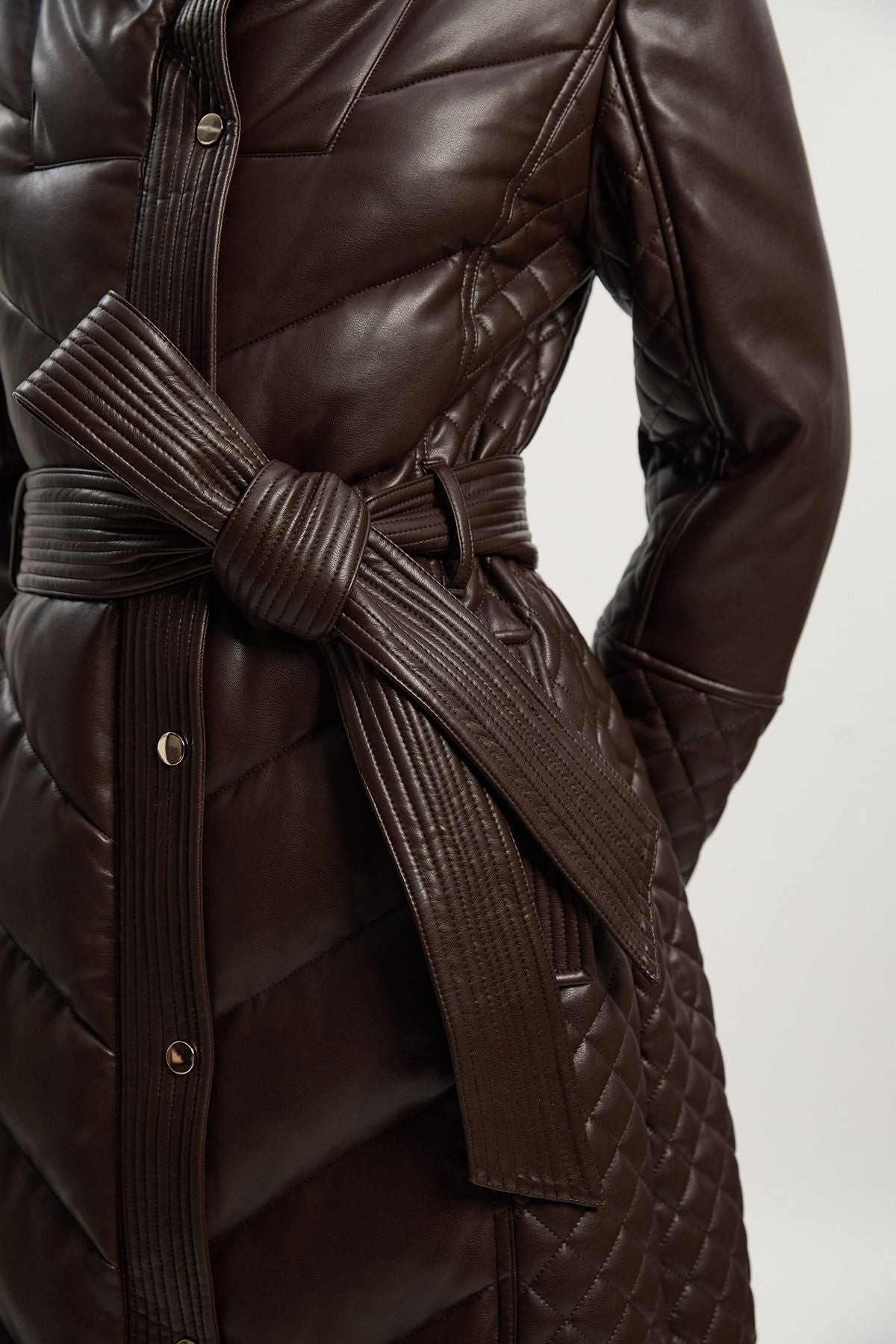 https://mediahub.prettylittlething.com/bkk25058_chocolate_xl_5