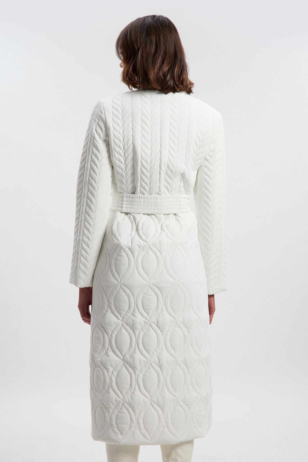 https://mediahub.prettylittlething.com/bkk26001_cream_xl_4