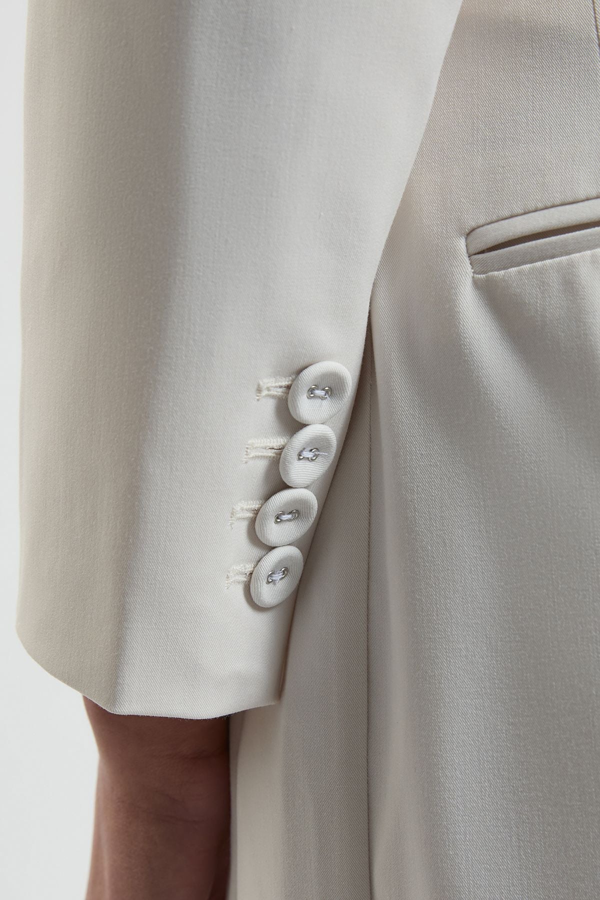 https://mediahub.prettylittlething.com/bkk30050_ivory_xl_4