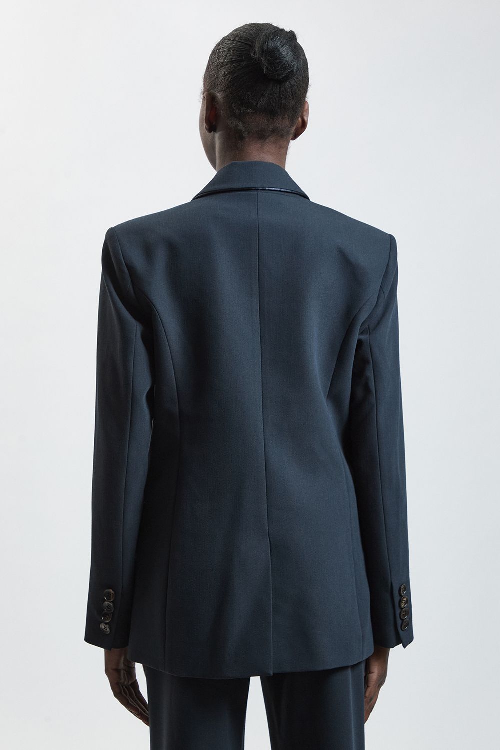 https://mediahub.prettylittlething.com/bkk30367_navy_xl_4
