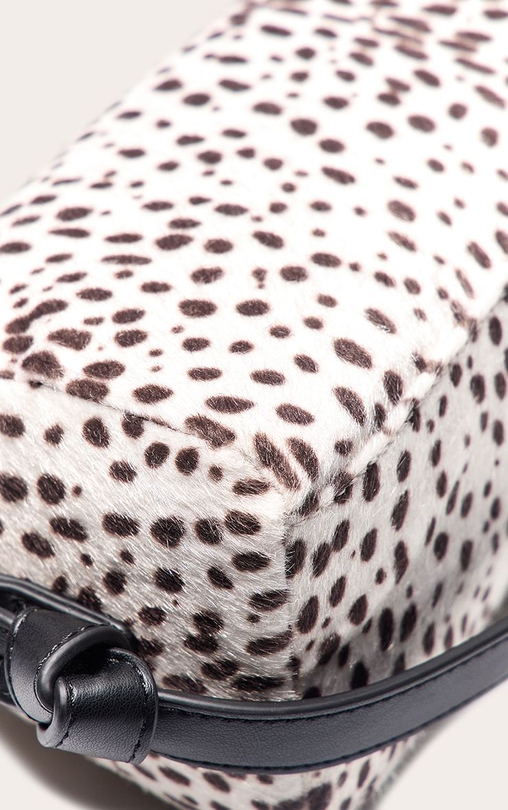 https://mediahub.prettylittlething.com/cno6840_white%20dalmatian_xl_4