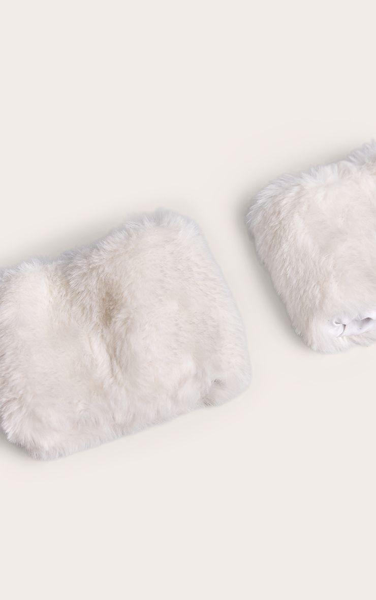 https://mediahub.prettylittlething.com/cnq8891_white_xl_4