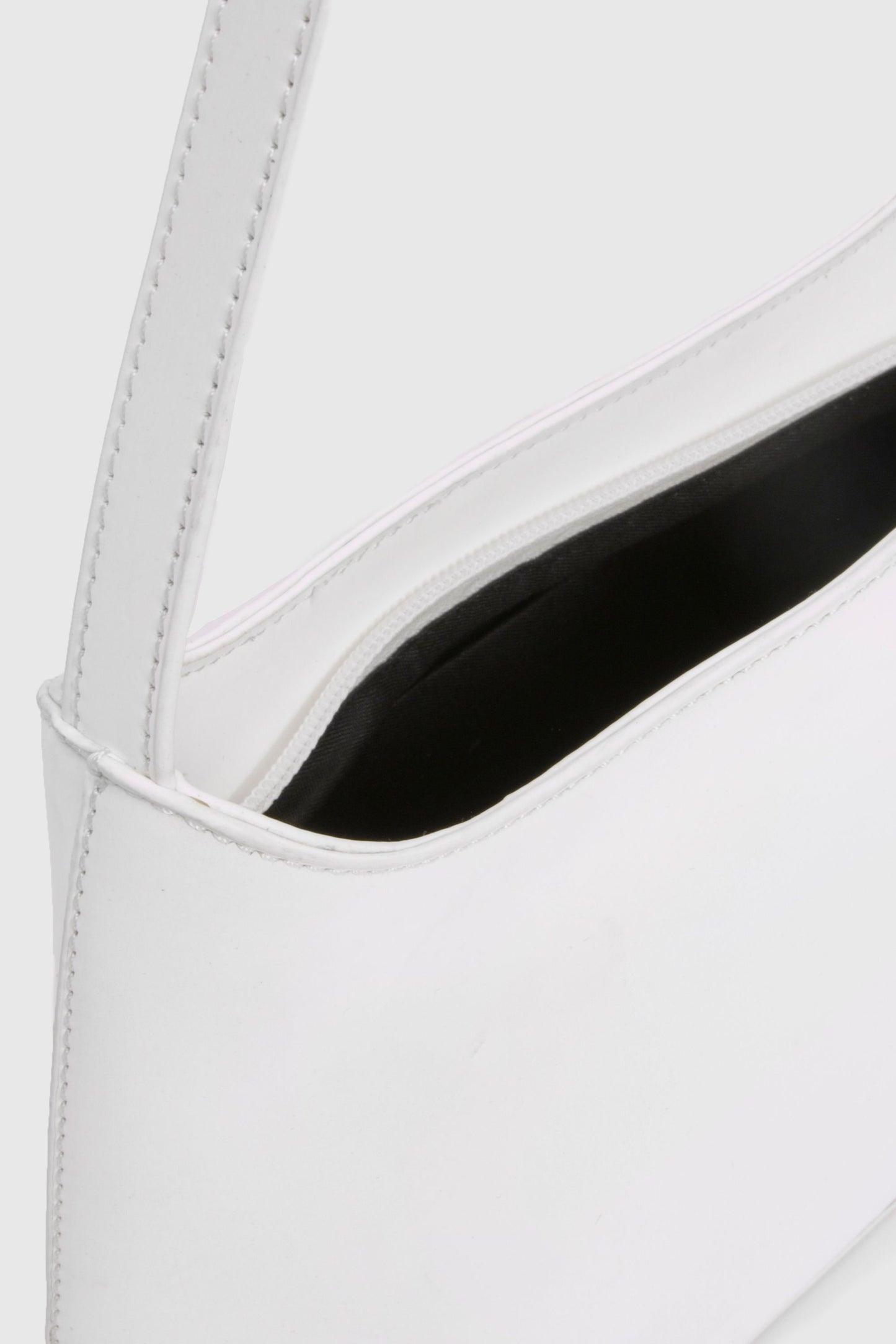 https://mediahub.prettylittlething.com/hzz24893_white_xl_3
