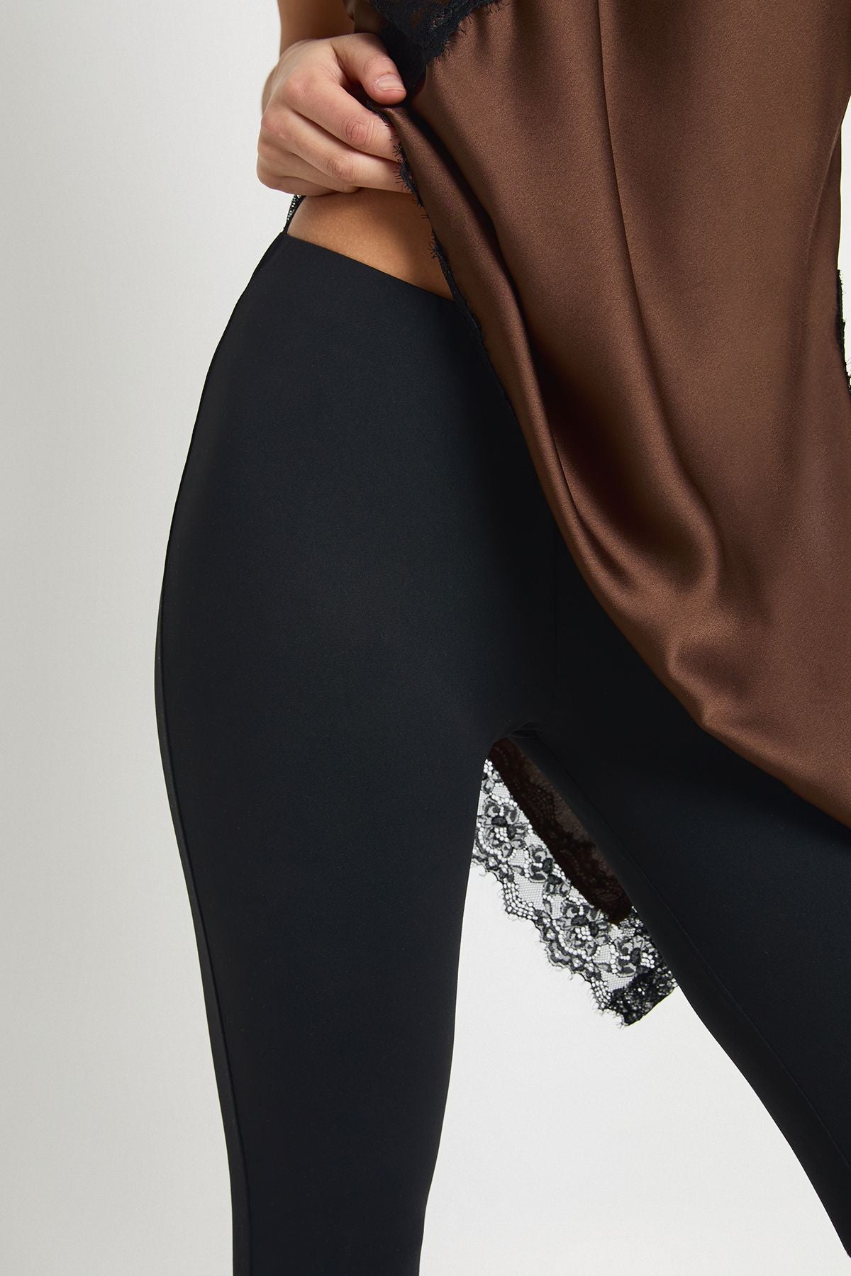 https://mediahub.prettylittlething.com/hzz42695_black_xl_3