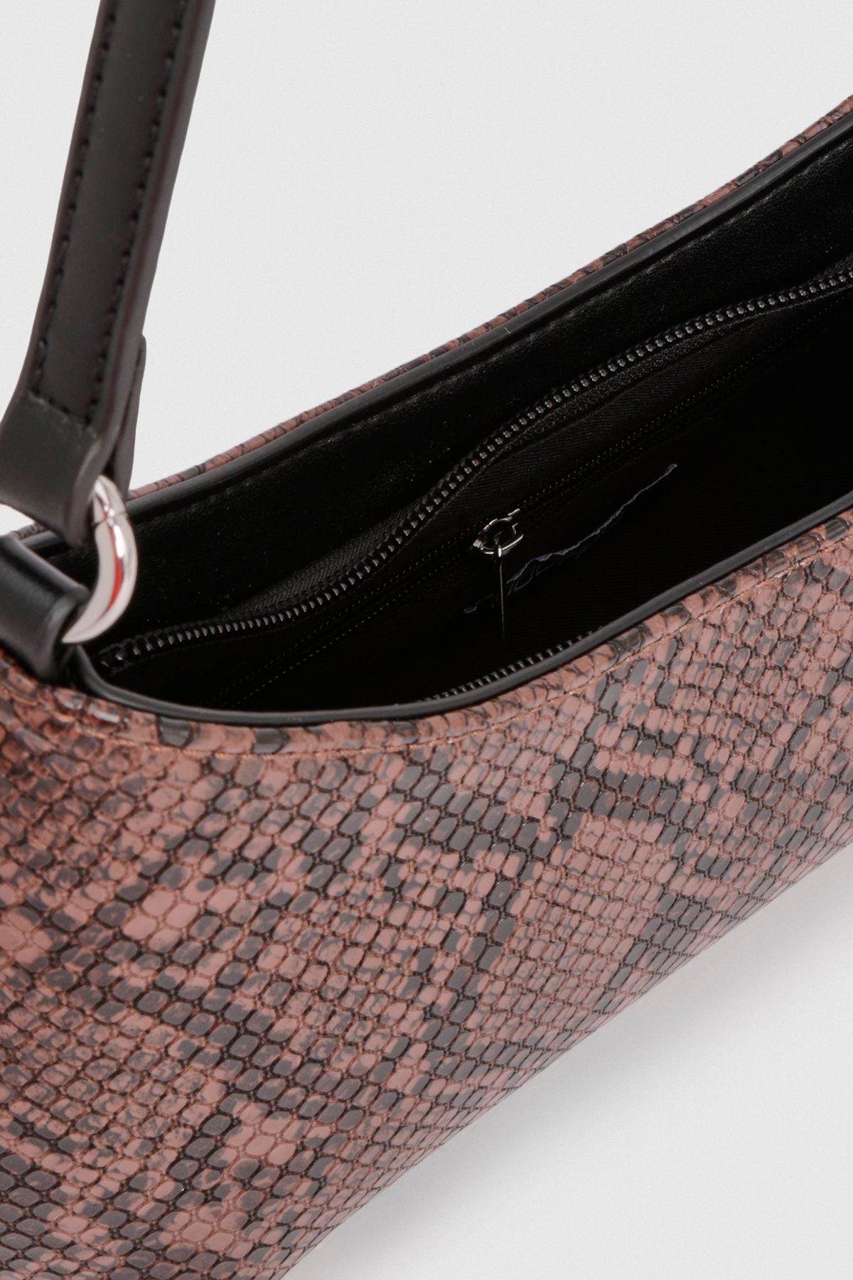 https://mediahub.prettylittlething.com/hzz45841_snake_xl_3