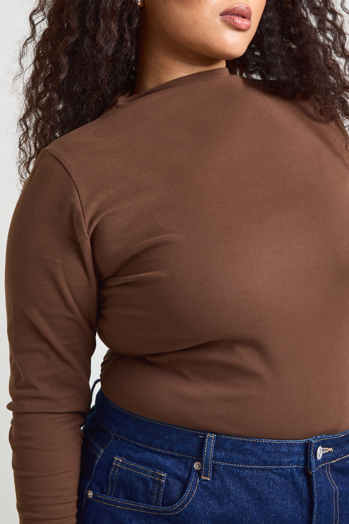 https://mediahub.prettylittlething.com/hzz49375_chocolate_xl_3