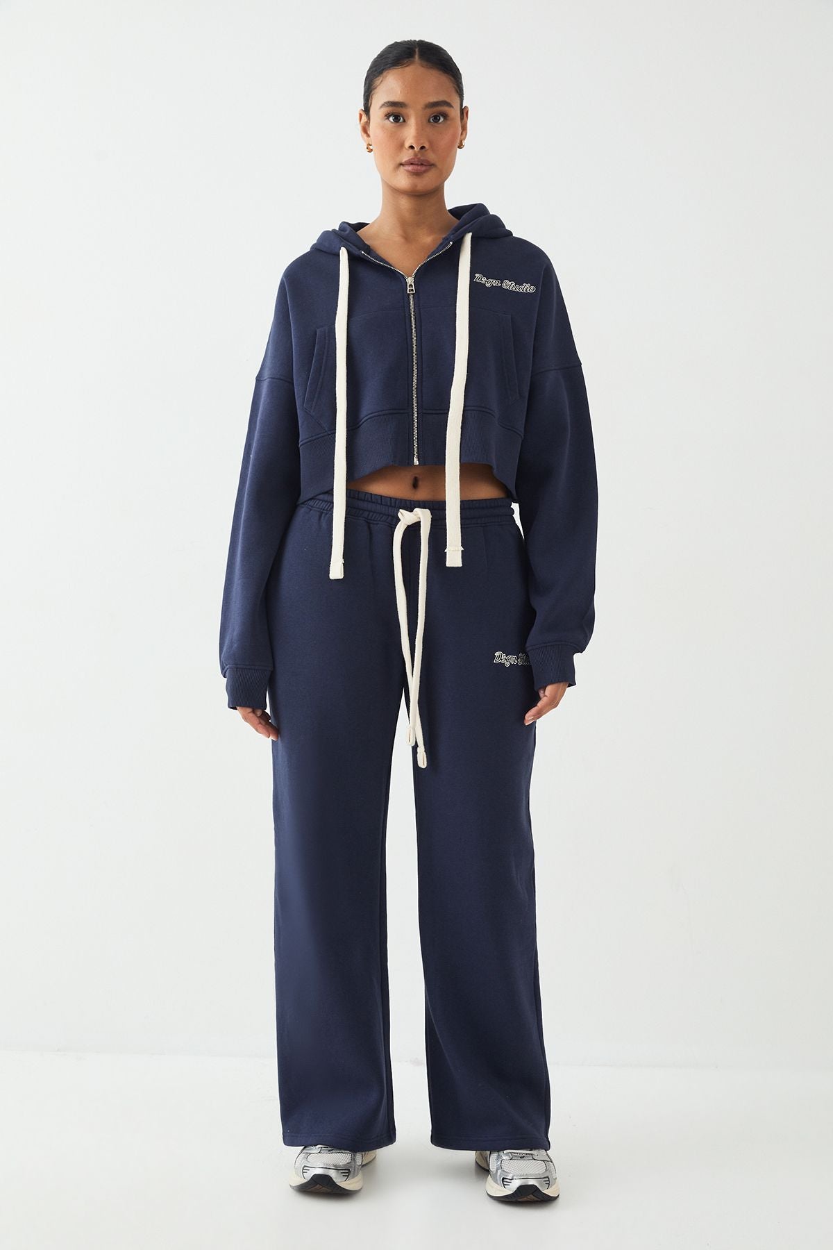 https://mediahub.prettylittlething.com/xtt00072_navy_xl_4