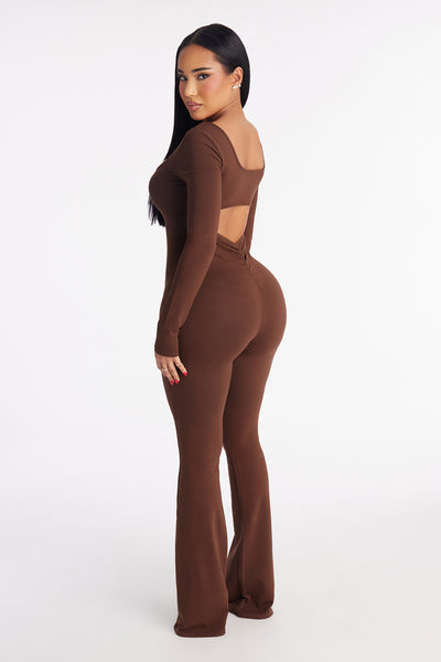 https://cdn.shopify.com/s/files/1/0293/9277/files/01-05-26_S2_53_B125JP0401_Chocolate_TK_PC_14-57-33_20879_PXF_VV.jpg?v=1767823419&with=400&height=600
