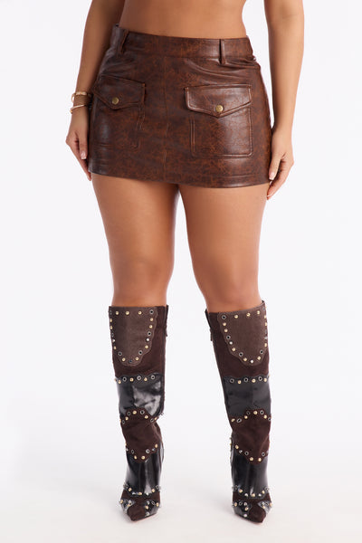 https://cdn.shopify.com/s/files/1/0293/9277/files/01-06-25_S3_24_B225SK4003_Brown_JG_IM_14-01-25_25907_SKS.jpg?v=1767910712&with=400&height=600