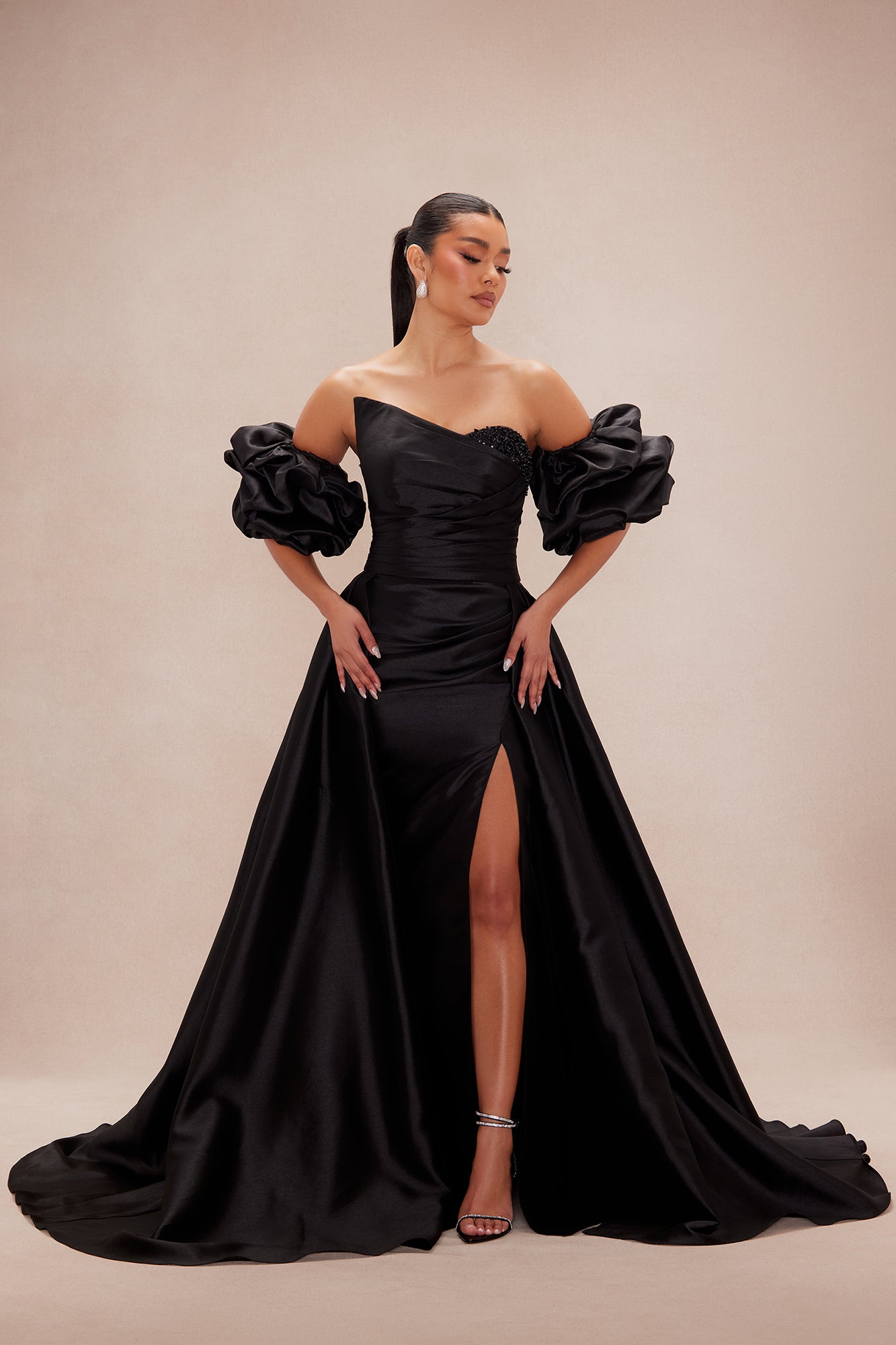 https://cdn.shopify.com/s/files/1/0293/9277/files/01-06-25_S5_40_24GWQ8505_Black_CZ_DO_14-54-02_0491_PXF.jpg?v=1736481686