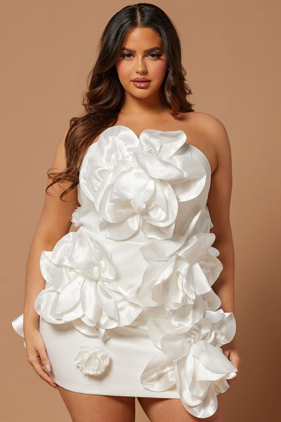 https://cdn.shopify.com/s/files/1/0293/9277/files/01-09-24_S4_36_23GWF10617_White_KT_IM_13-12-48_PLUS_0555_PXF_MR.jpg?v=1706138313&with=400&height=600