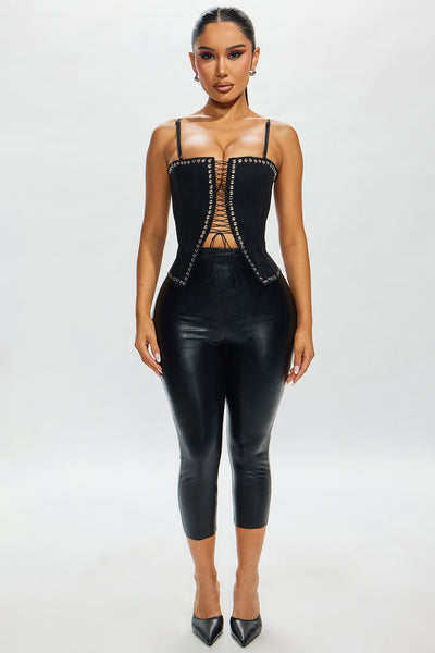 https://cdn.shopify.com/s/files/1/0293/9277/files/01-09-25_Janet-Collection_13_C70180_Black_CXB_MR_13-58-21_13385_ES_EH_1.jpg?v=1740587934&with=400&height=600