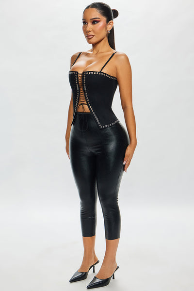 https://cdn.shopify.com/s/files/1/0293/9277/files/01-09-25_Janet-Collection_13_C70180_Black_CXB_MR_13-59-44_13390_ES_EH.jpg?v=1740509614&with=400&height=600