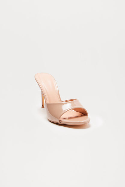https://cdn.shopify.com/s/files/1/0293/9277/files/01-09-25_S15_1_KAYCE_Taupe_CZ_08-22-597923_PXF.jpg?v=1750443711