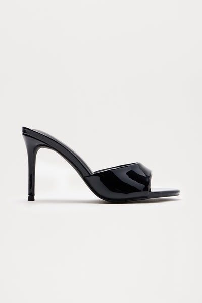 https://cdn.shopify.com/s/files/1/0293/9277/files/01-09-25_S15_2_KAYCE_Black_CZ_08-26-51_2056_PXF.jpg?v=1750443682&with=400&height=600