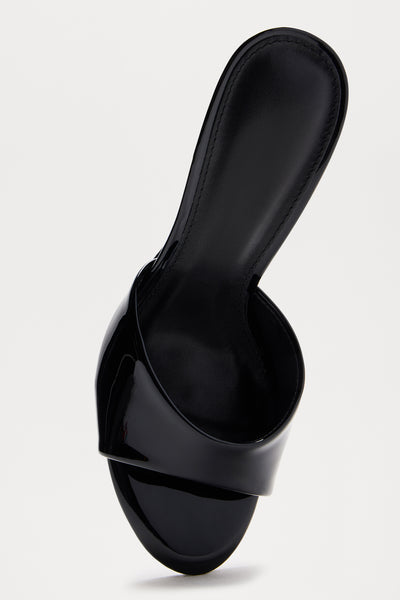 https://cdn.shopify.com/s/files/1/0293/9277/files/01-09-25_S15_2_KAYCE_Black_CZ_08-26-51_2058_PXF.jpg?v=1737143937&with=400&height=600