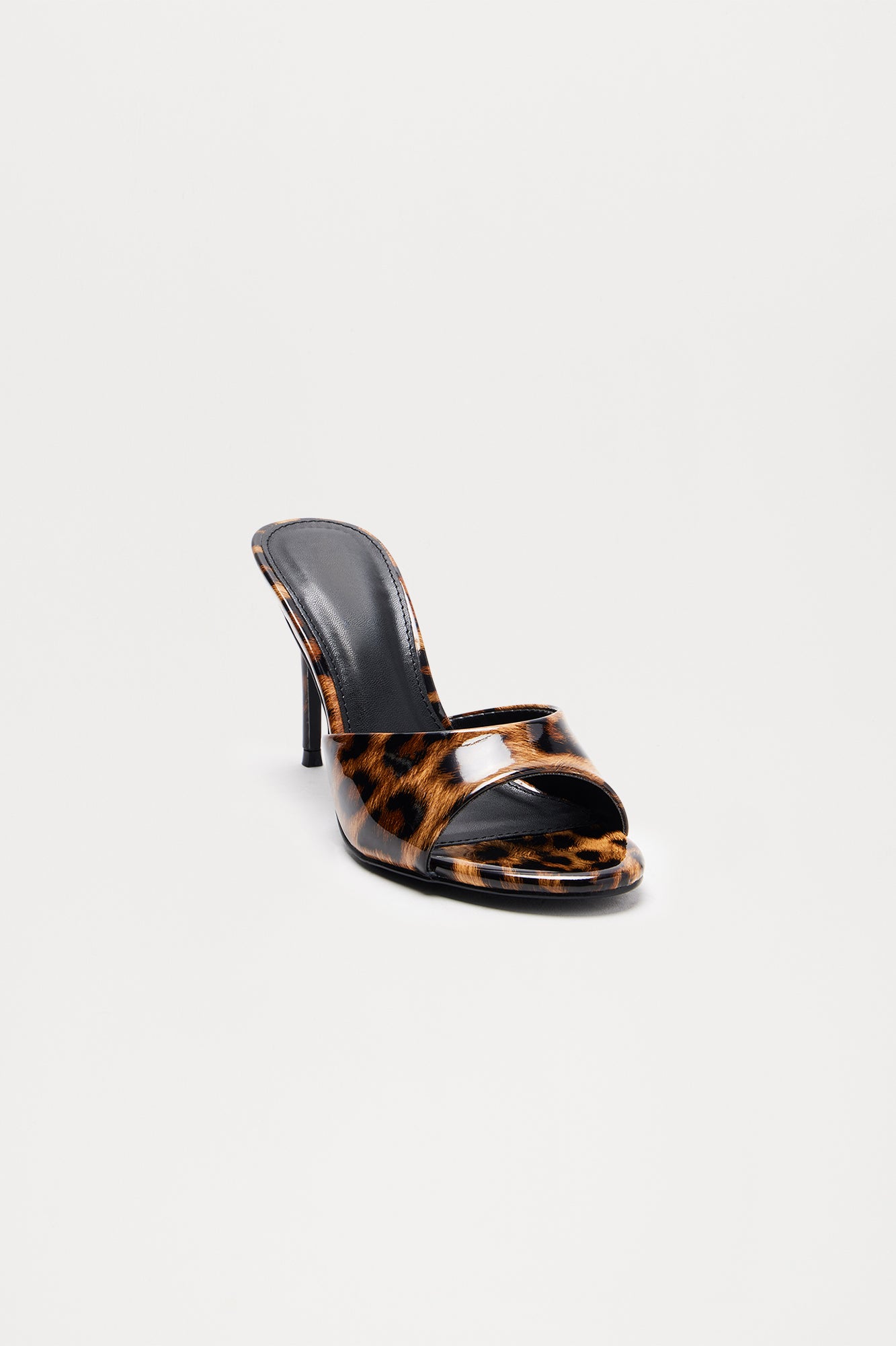 https://cdn.shopify.com/s/files/1/0293/9277/files/01-09-25_S15_4_KAYCE_Leopard_CZ_08-31-127932_PXF.jpg?v=1750443695