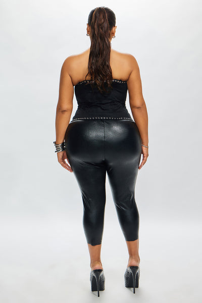 https://cdn.shopify.com/s/files/1/0293/9277/files/01-10-25_Janet-Collection_13_C70180_Black_CXB_MR_11-45-58_PLUS_14219_ES_WG.jpg?v=1740509614&with=400&height=600