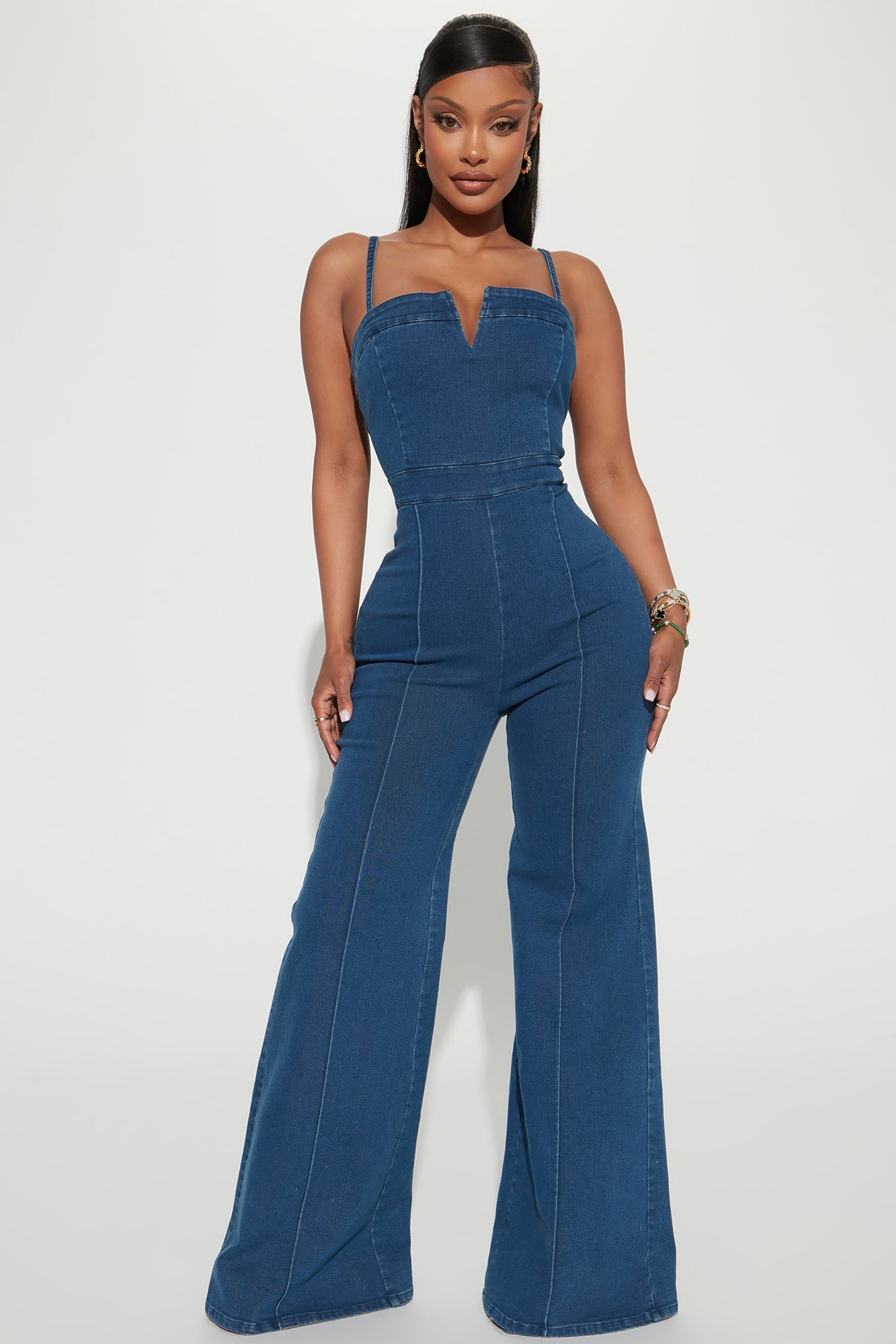 https://cdn.shopify.com/s/files/1/0293/9277/products/01-11-23Studio2_MS_RENEE_13-54-24_13_JP5870W_Denim_P_12534_MH.jpg?v=1674010376