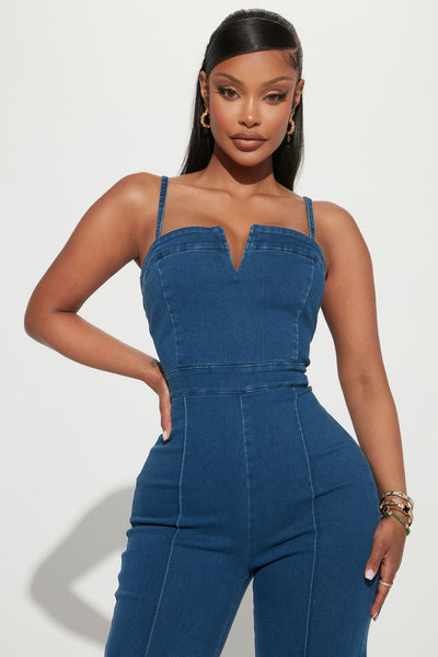 https://cdn.shopify.com/s/files/1/0293/9277/products/01-11-23Studio2_MS_RENEE_13-54-29_13_JP5870W_Denim_P_12538_MH.jpg?v=1674010377&with=400&height=600