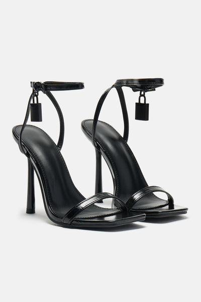 https://cdn.shopify.com/s/files/1/0293/9277/files/01-11-24_S10_9_NARALA29_Black_CXB_12-54-58_0613_ES.jpg?v=1763056819&with=400&height=600