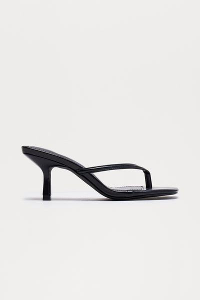 https://cdn.shopify.com/s/files/1/0293/9277/files/01-13-25_S10_34_YASMIN_Black_CXB_10-05-28_15971_PXF.jpg?v=1739994451&with=400&height=600