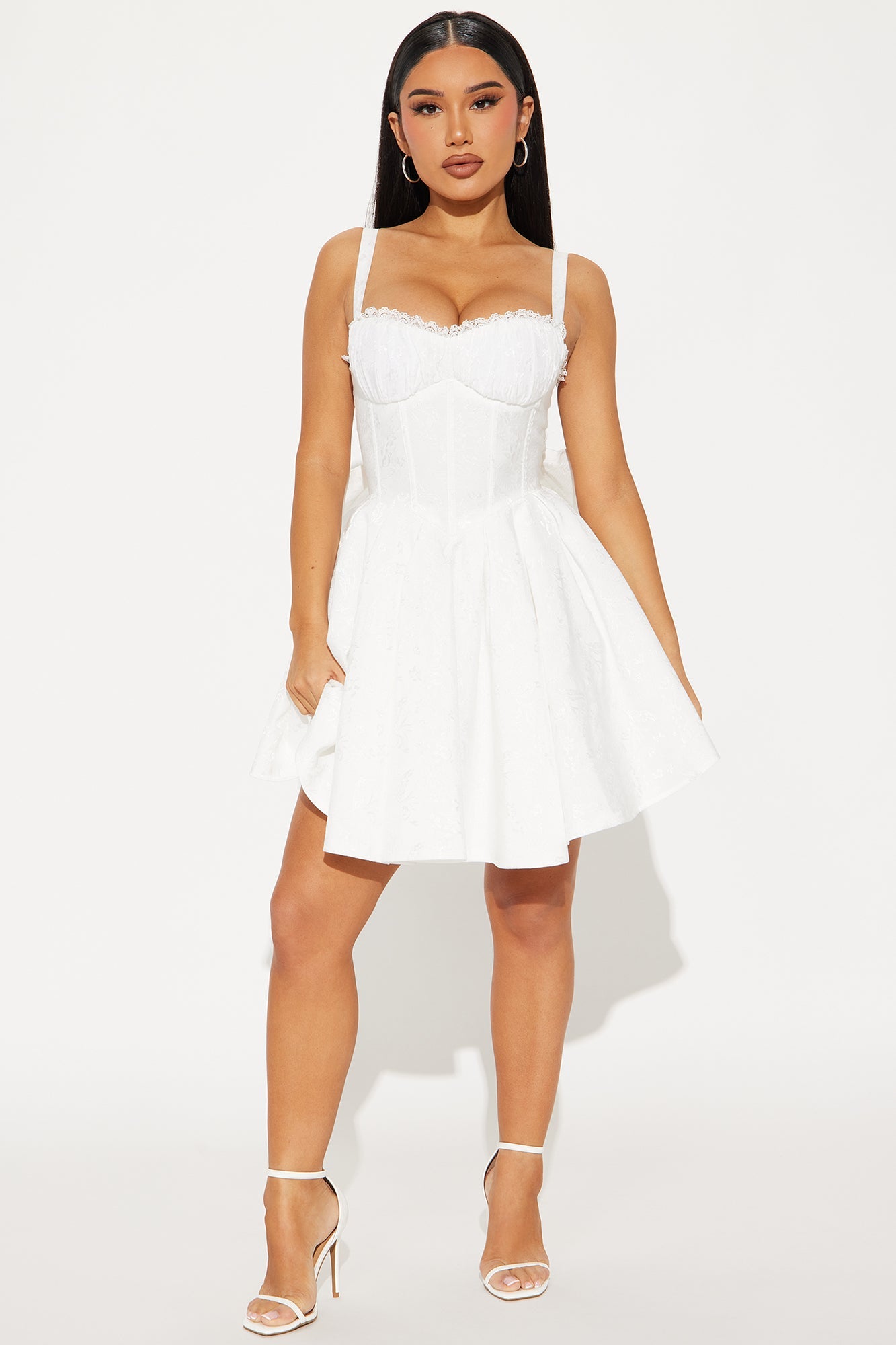 https://cdn.shopify.com/s/files/1/0293/9277/files/01-14-25_S3_35_24GWF541_White_TK_PC_11-32-26_14354_PXF.jpg?v=1736984134