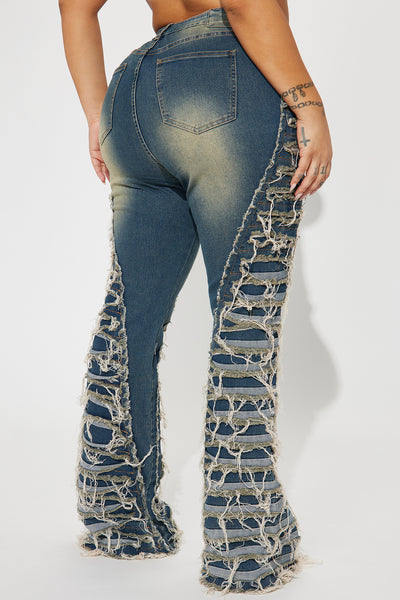 https://cdn.shopify.com/s/files/1/0293/9277/files/01-16-24_S6_59_YJD23DN228_MediumWash_TK_IM_14-46-26_PLUS_74228_PXF.jpg?v=1711480433&with=400&height=600