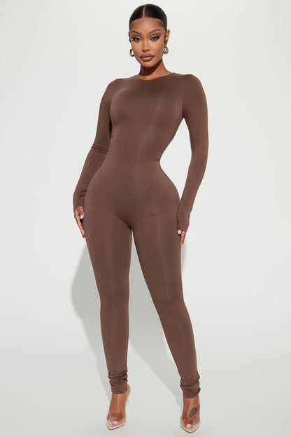 https://cdn.shopify.com/s/files/1/0293/9277/products/01-17-23Studio2_MS_Renee_14-45-38_40_JP2406FN_Brown_P_14063_ES.jpg?v=1674236021
