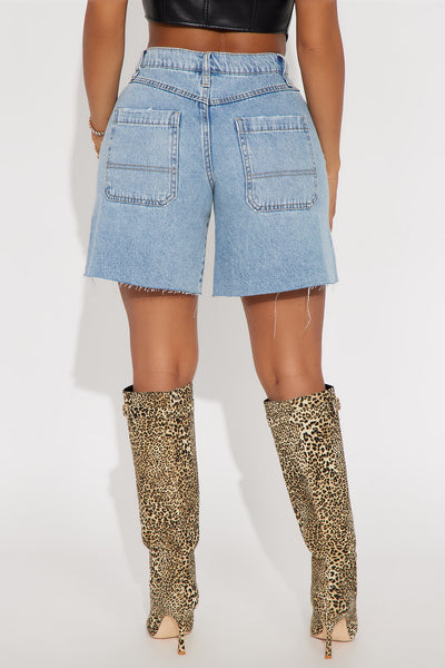https://cdn.shopify.com/s/files/1/0293/9277/files/01-17-25_S5_27_J24449_VintageWash_KJ_IM_13-48-35_0832_PXF.jpg?v=1737479604&with=400&height=600