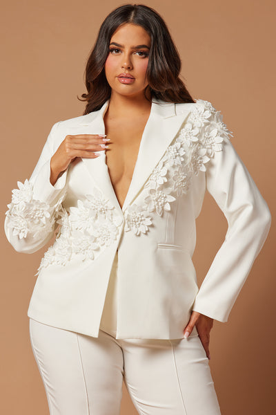 https://cdn.shopify.com/s/files/1/0293/9277/files/01-18-24_S6_64_23GWF10264_White_CZ_IM_15-18-47_PLUS_76575_PXF.jpg?v=1706288706&with=400&height=600