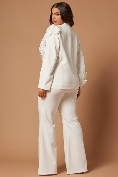 https://cdn.shopify.com/s/files/1/0293/9277/files/01-18-24_S6_64_23GWF10264_White_CZ_IM_15-19-17_PLUS_76582_PXF.jpg?v=1706288710&with=400&height=600