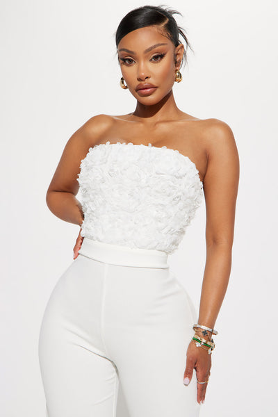 https://cdn.shopify.com/s/files/1/0293/9277/products/01-20-23Studio2_KJ_RL_14-12-11_23_BJ1065_White_1019_DG.jpg?v=1674679288&with=400&height=600
