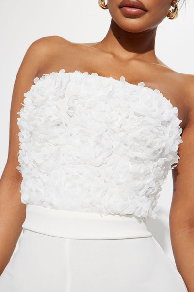 https://cdn.shopify.com/s/files/1/0293/9277/products/01-20-23Studio2_KJ_RL_14-12-17_23_BJ1065_White_1020_DG.jpg?v=1674679287&with=400&height=600