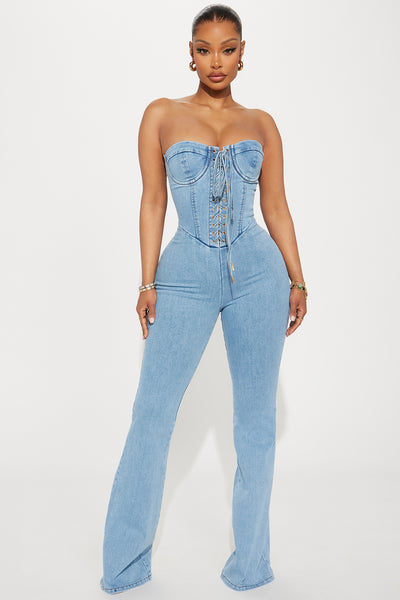https://cdn.shopify.com/s/files/1/0293/9277/files/01-20-24_S2_60_FJ80066_LightWash_KJ_RL_13-57-59_9475_PXF.jpg?v=1706137256&with=400&height=600