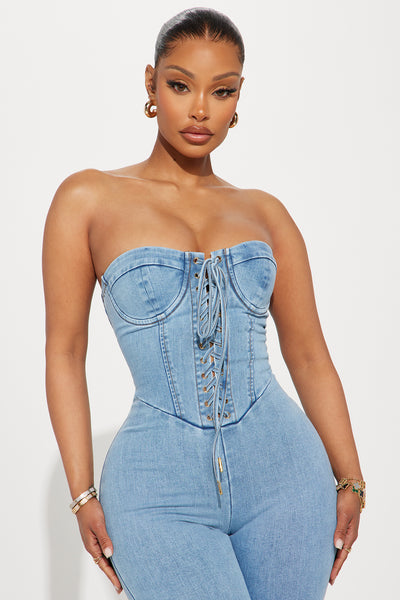 https://cdn.shopify.com/s/files/1/0293/9277/files/01-20-24_S2_60_FJ80066_LightWash_KJ_RL_13-58-04_9478_PXF.jpg?v=1706137257&with=400&height=600