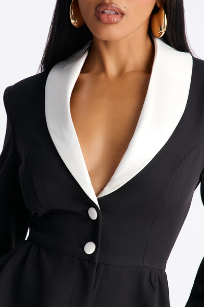 https://cdn.shopify.com/s/files/1/0293/9277/files/01-21-26_S3_33_FND0103_BlackWhite_KJ_MR_13-58-45_36524_SKS.jpg?v=1769456863&with=400&height=600