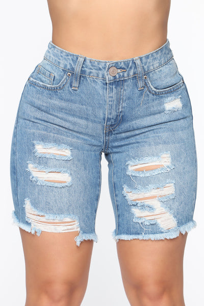 https://cdn.shopify.com/s/files/1/0293/9277/products/01-22-20_Studio_3_MS_JJ_11-14-01_15_S226068_LightBlueWash_P_0738_WG.jpg?v=1678126234&with=400&height=600