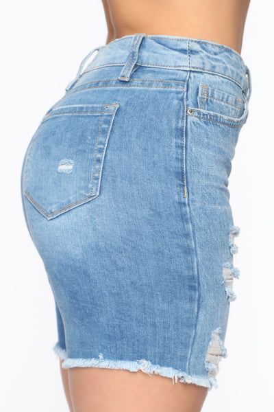 https://cdn.shopify.com/s/files/1/0293/9277/products/01-22-20_Studio_3_MS_JJ_11-14-09_15_S226068_LightBlueWash_P_0739_WG.jpg?v=1678126234&with=400&height=600