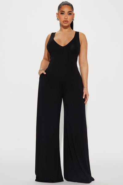 https://cdn.shopify.com/s/files/1/0293/9277/files/01-22-24_S1_46_HF24E401_Black_KT_SS_14-25-43_6815_PXF.jpg?v=1706227215&with=400&height=600