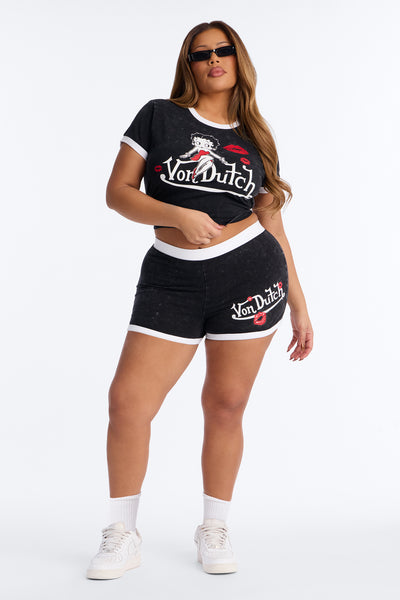 https://cdn.shopify.com/s/files/1/0293/9277/files/01-22-26_S4PM_116_7VXB9D4447_BlackWash_KK_RA_20-03-07_PLUS_30015_PXF.jpg?v=1769730327&with=400&height=600
