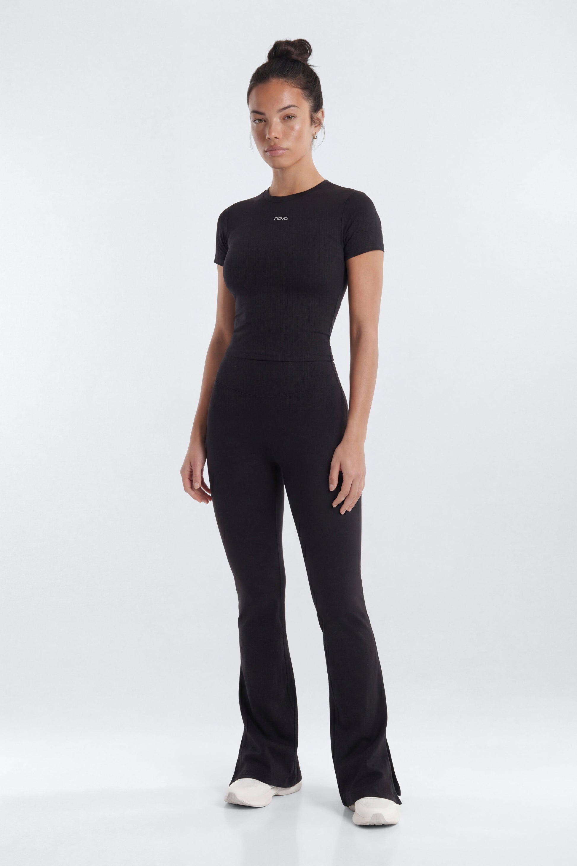 https://cdn.shopify.com/s/files/1/0293/9277/files/01-22-26_S6PM_34_B12503SB1309_Black_RA_AA_20-14-21_5062-6_1__EH_BH_JF_ES.jpg?v=1770102618